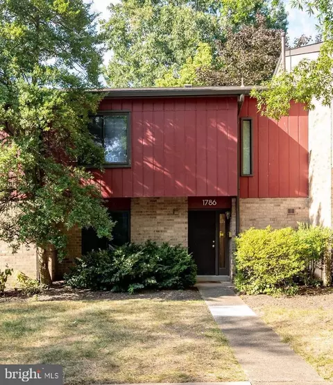 1786 Ivy Oak Sq, Reston, VA 20190
