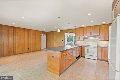 11233 S Shore Rd, Reston, VA 20190 photo 15