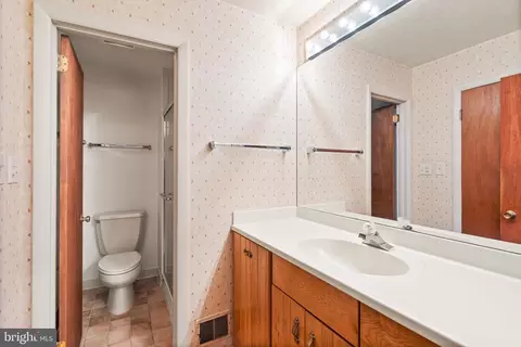 11233 S Shore Rd, Reston, VA 20190 photo 38