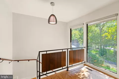 11233 S Shore Rd, Reston, VA 20190 photo 7