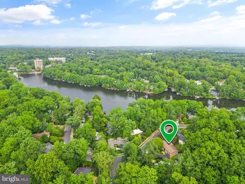 11233 S Shore Rd, Reston, VA 20190 photo 44