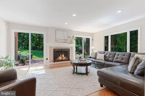 6513 Bellamine Ct, Mclean, VA 22101 photo 7