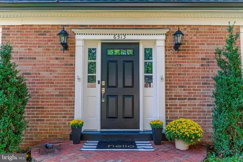 6513 Bellamine Ct, Mclean, VA 22101 photo 2
