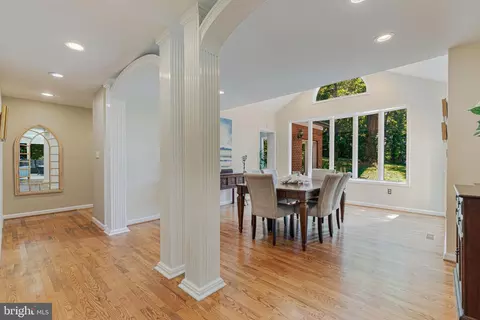 6513 Bellamine Ct, Mclean, VA 22101 photo 9