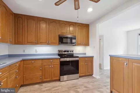 6715 Bellamy Ave, Springfield, VA 22152 photo 8