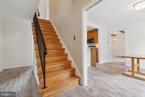6715 Bellamy Ave, Springfield, VA 22152 photo 4