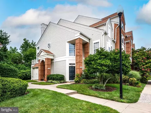 6986 Ellingham Cir #69, Alexandria, VA 22315