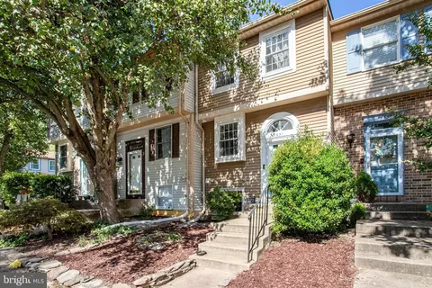 8631 Kenosha Ct, Lorton, VA 22079