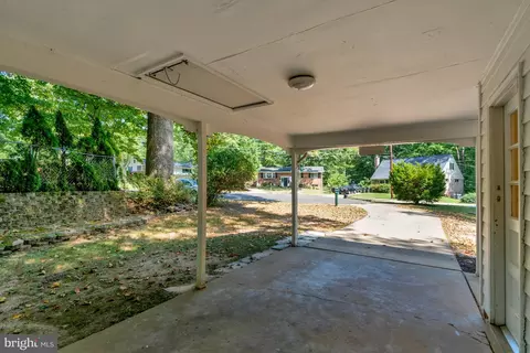 6808 Vienna Ct, Springfield, VA 22152 photo 3