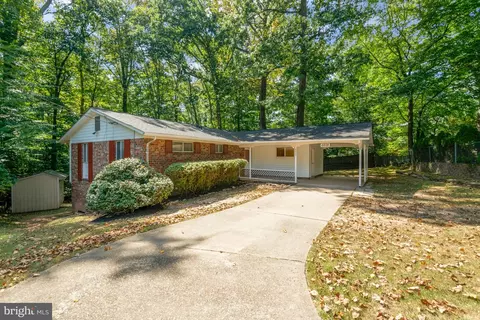 6808 Vienna Ct, Springfield, VA 22152