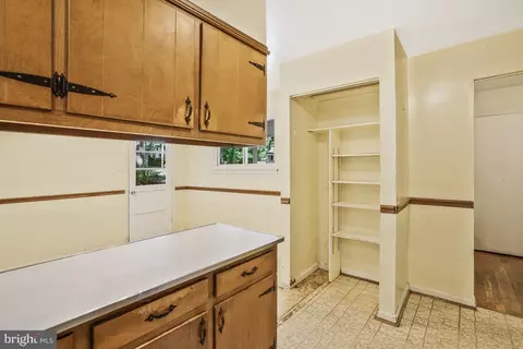 6808 Vienna Ct, Springfield, VA 22152 photo 11