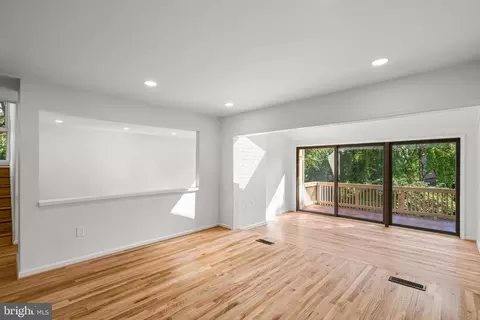 11446 Links Dr, Reston, VA 20190 photo 18
