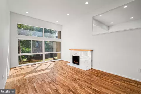 11446 Links Dr, Reston, VA 20190 photo 25
