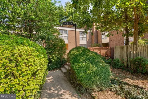 11446 Links Dr, Reston, VA 20190 photo 68