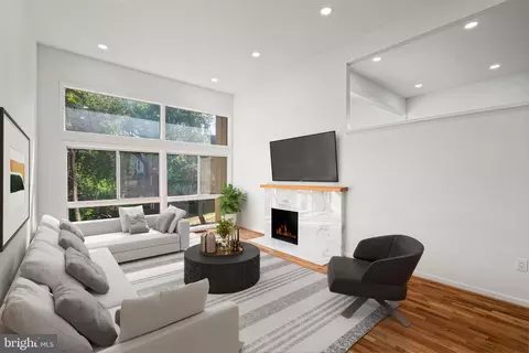11446 Links Dr, Reston, VA 20190 photo 24