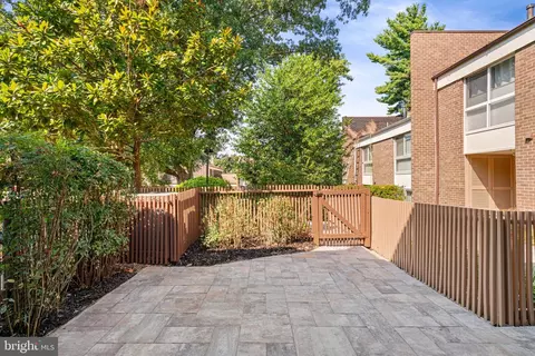 11446 Links Dr, Reston, VA 20190 photo 65