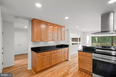 11446 Links Dr, Reston, VA 20190 photo 10