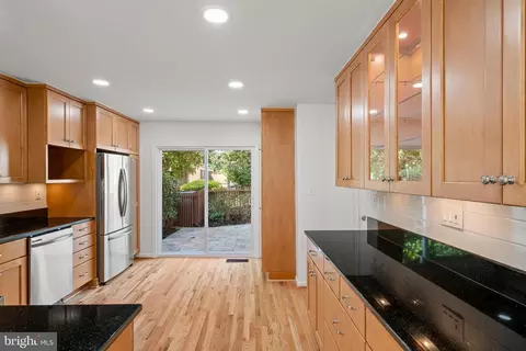 11446 Links Dr, Reston, VA 20190 photo 12