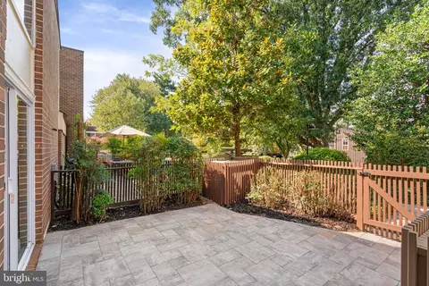 11446 Links Dr, Reston, VA 20190 photo 67