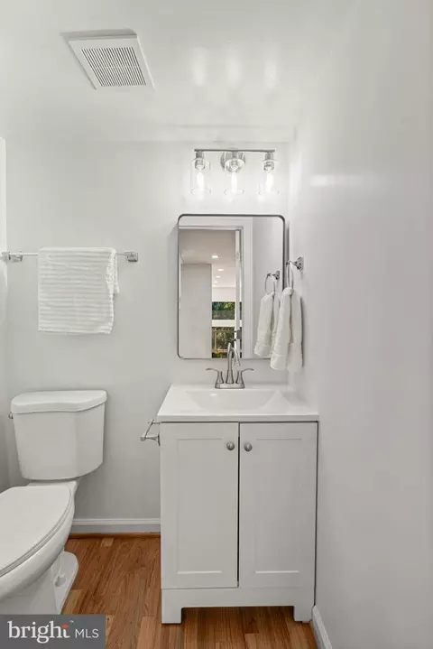11446 Links Dr, Reston, VA 20190 photo 23