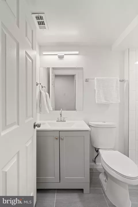 11446 Links Dr, Reston, VA 20190 photo 56