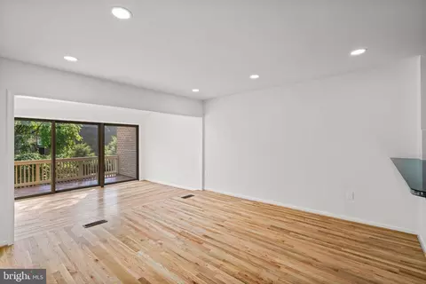 11446 Links Dr, Reston, VA 20190 photo 16