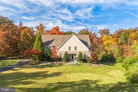 12316 Popes Head Rd, Fairfax, VA 22030