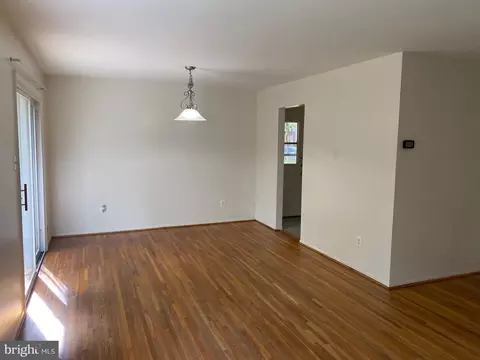 6519 Greenview Ln, Springfield, VA 22152 photo 9