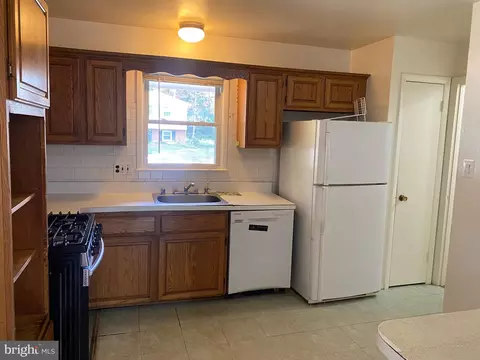 6519 Greenview Ln, Springfield, VA 22152 photo 12