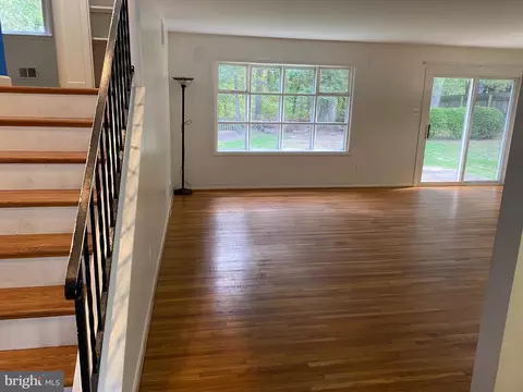 6519 Greenview Ln, Springfield, VA 22152 photo 5