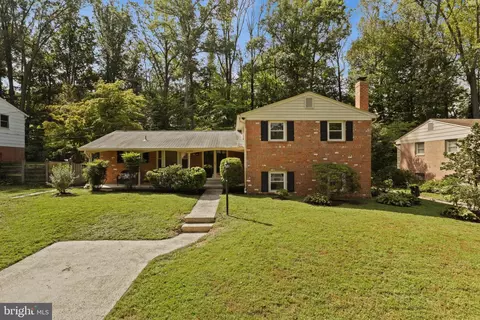 8939 Orange Hunt Ln, Annandale, VA 22003