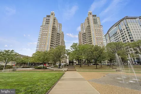 11990 Market St #1211, Reston, VA 20190