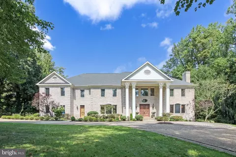 1350 Woodside Dr, Mclean, VA 22102
