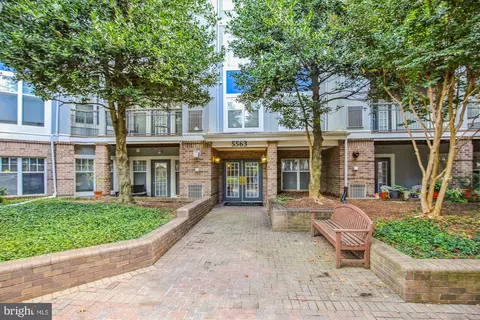5563 Seminary Rd #115, Falls Church, VA 22041