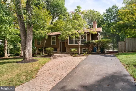 3711 Spicewood Dr, Annandale, VA 22003