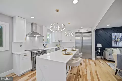7251 Mendota Ave, Falls Church, VA 22042