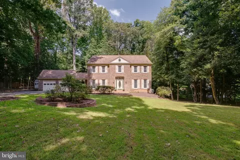 11740 Stuart Mill Rd, Oakton, VA 22124