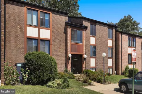 9802 Kingsbridge Dr #102, Fairfax, VA 22031