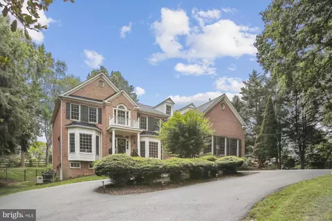 8207 Thomas Ashleigh Ln, Clifton, VA 20124