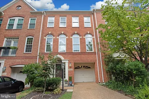 8124 Quinn Ter, Vienna, VA 22180