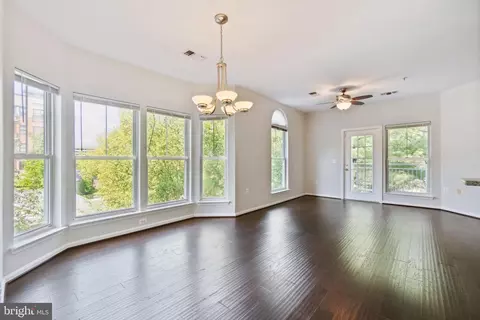 2911 Deer Hollow Way #324, Fairfax, VA 22031
