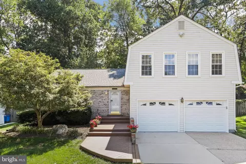 12453 Oliver Cromwell Dr, Herndon, VA 20171