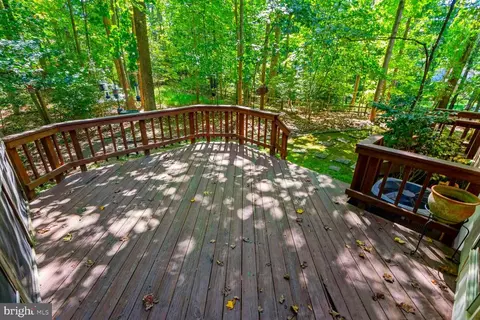 2403 Bugle Ln, Reston, VA 20191 photo 4