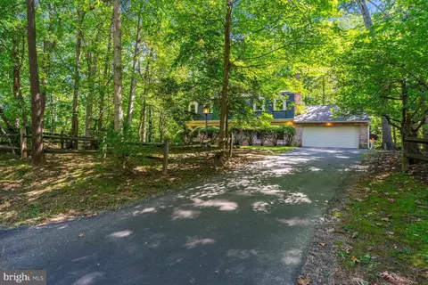 2403 Bugle Ln, Reston, VA 20191 photo 2