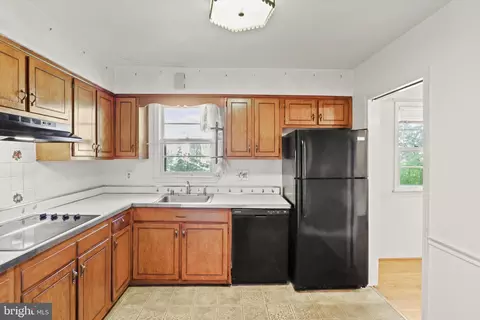7212 Wesley Rd, Springfield, VA 22150 photo 8