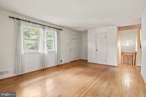 7212 Wesley Rd, Springfield, VA 22150 photo 5