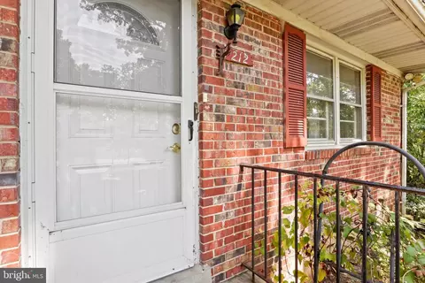 7212 Wesley Rd, Springfield, VA 22150 photo 3
