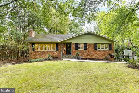 3708 Tollgate Ter, Falls Church, VA 22041