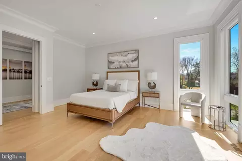 Bedroom - 725 Lawton St, Mclean, VA 22101 photo 5 of 8