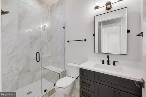 Bath - 725 Lawton St, Mclean, VA 22101 photo 12 of 12
